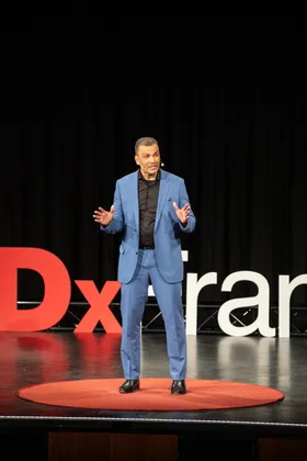 Dr. Orell Mielke bei seinem TEDx-Vortrag